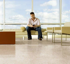 河南塑胶运动地板厂家酒店地毯的选择与维护方法